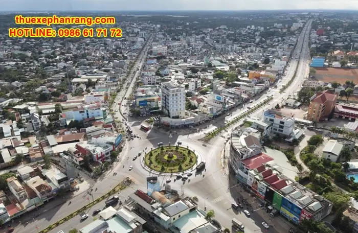 dat-thue-xe-oto-dua-don-tan-noi-phan-rang-ninh-thuan-di-binh-phuoc-va-nguoc-lai-1