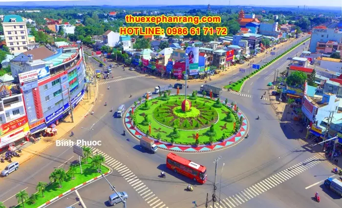 dat-thue-xe-oto-dua-don-tan-noi-phan-rang-ninh-thuan-di-binh-phuoc-va-nguoc-lai-2
