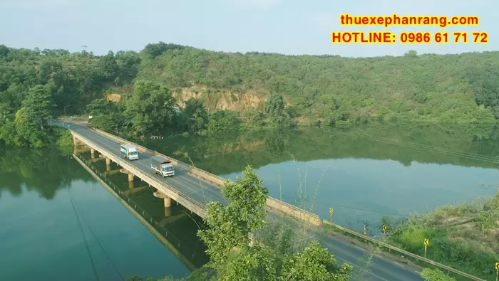 dat-thue-xe-oto-dua-don-tan-noi-phan-rang-ninh-thuan-di-binh-phuoc-va-nguoc-lai-7
