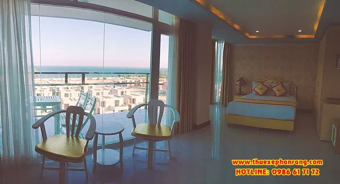 thue-xe-o-to-don-san-bay-cam-ranh-di-khach-san-sunrise-hotel-ninh-thuan-9
