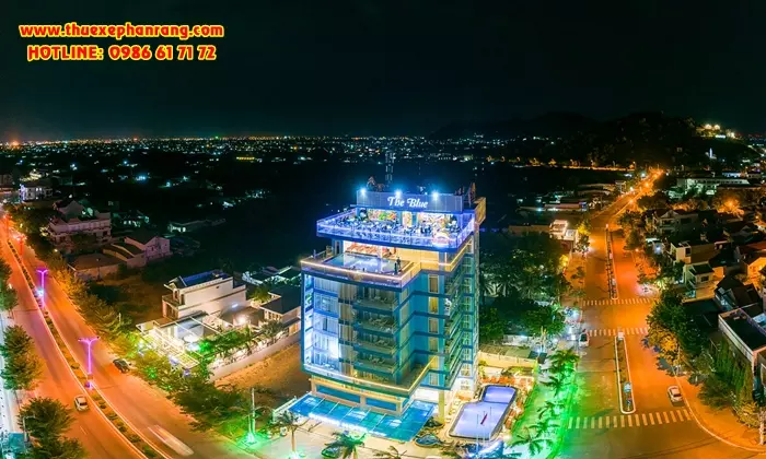thue-xe-o-to-don-san-bay-cam-ranh-di-khach-san-sunrise-hotel-ninh-thuan