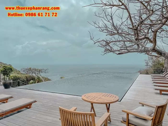 thue-xe-o-to-don-san-bay-cam-ranh-di-resort-amanoi-vinh-hy-ninh-thuan