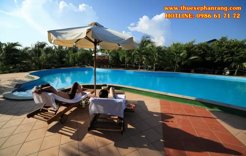 thue-xe-o-to-don-san-bay-cam-ranh-di-resort-con-ga-vang-gold-rooster-ninh-thuan-2