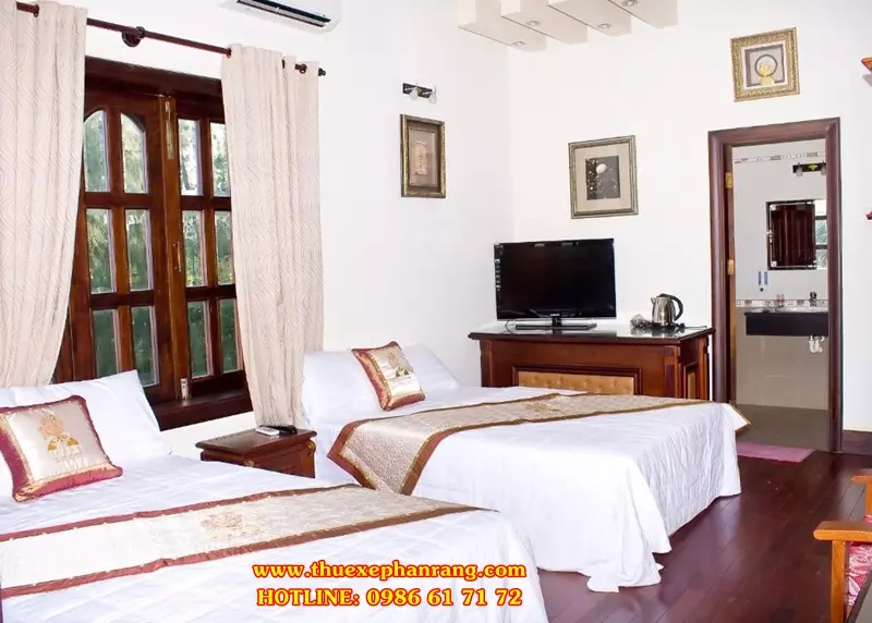 thue-xe-o-to-don-san-bay-cam-ranh-di-resort-con-ga-vang-gold-rooster-ninh-thuan-8