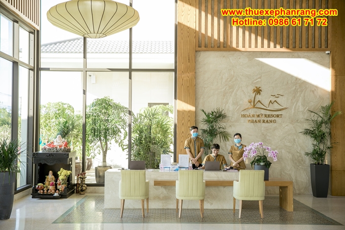 thue-xe-o-to-don-san-bay-cam-ranh-di-resort-hoan-my-ninh-thuan-11
