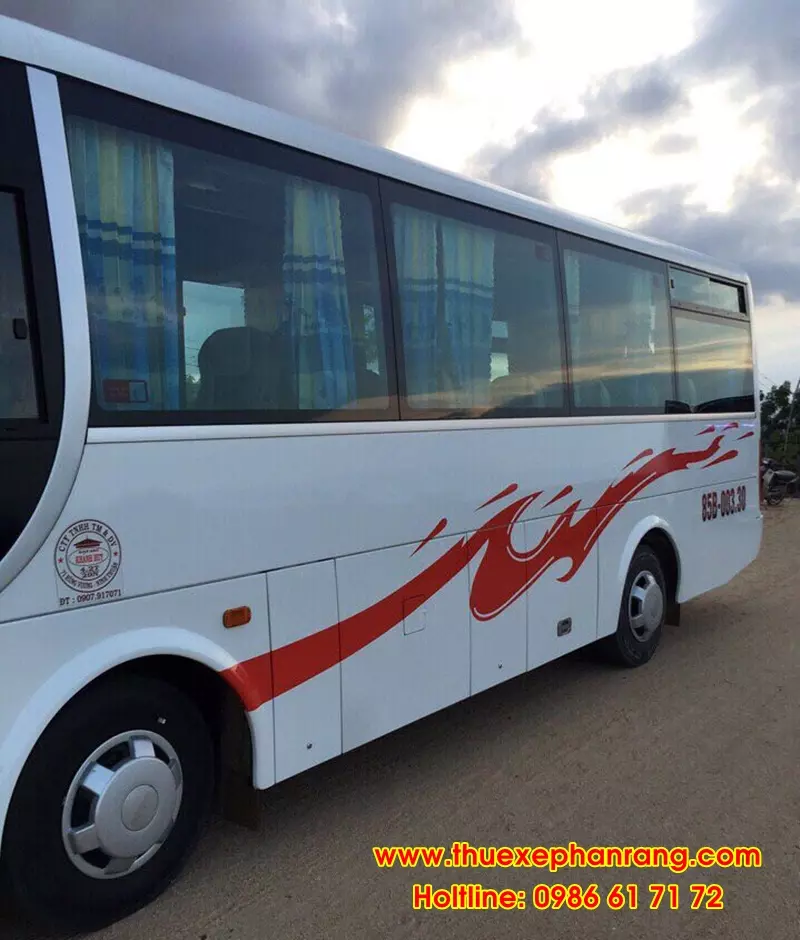 Thuê xe 29 chỗ tham quan du lịch đón Phan Rang đi Nha Trang - Khánh Hòa và ngược lại